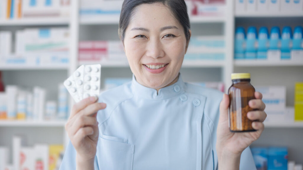 登録販売者の独学と通信講座、どちらで合格を目指すべきか比較